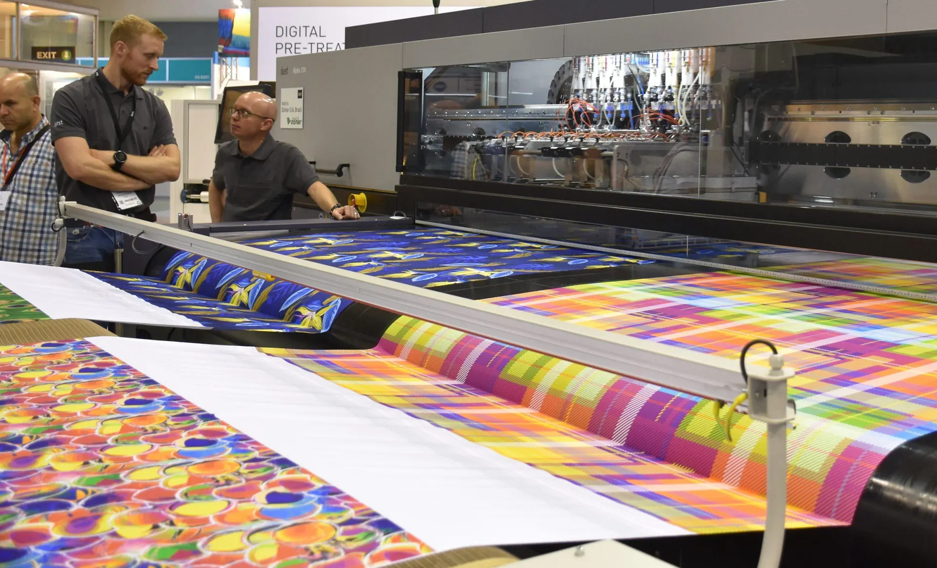 Digital textile printing line printing full-colour fabric