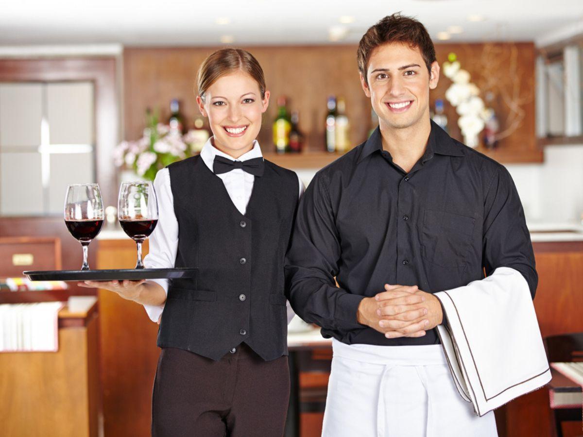 The Role of Restaurant Uniform Suppliers in Sharjah